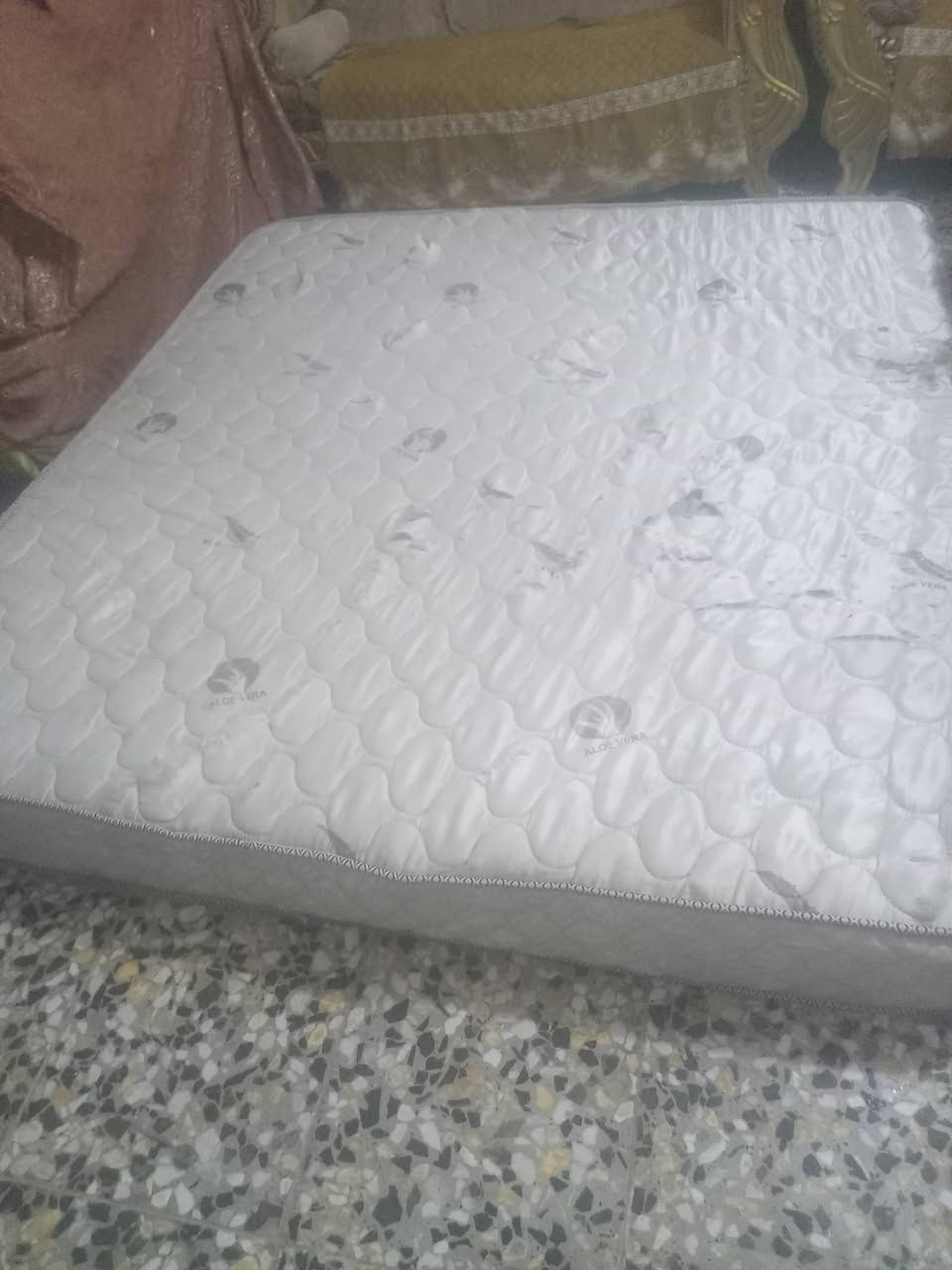 غراض • للبيع • للمشتري