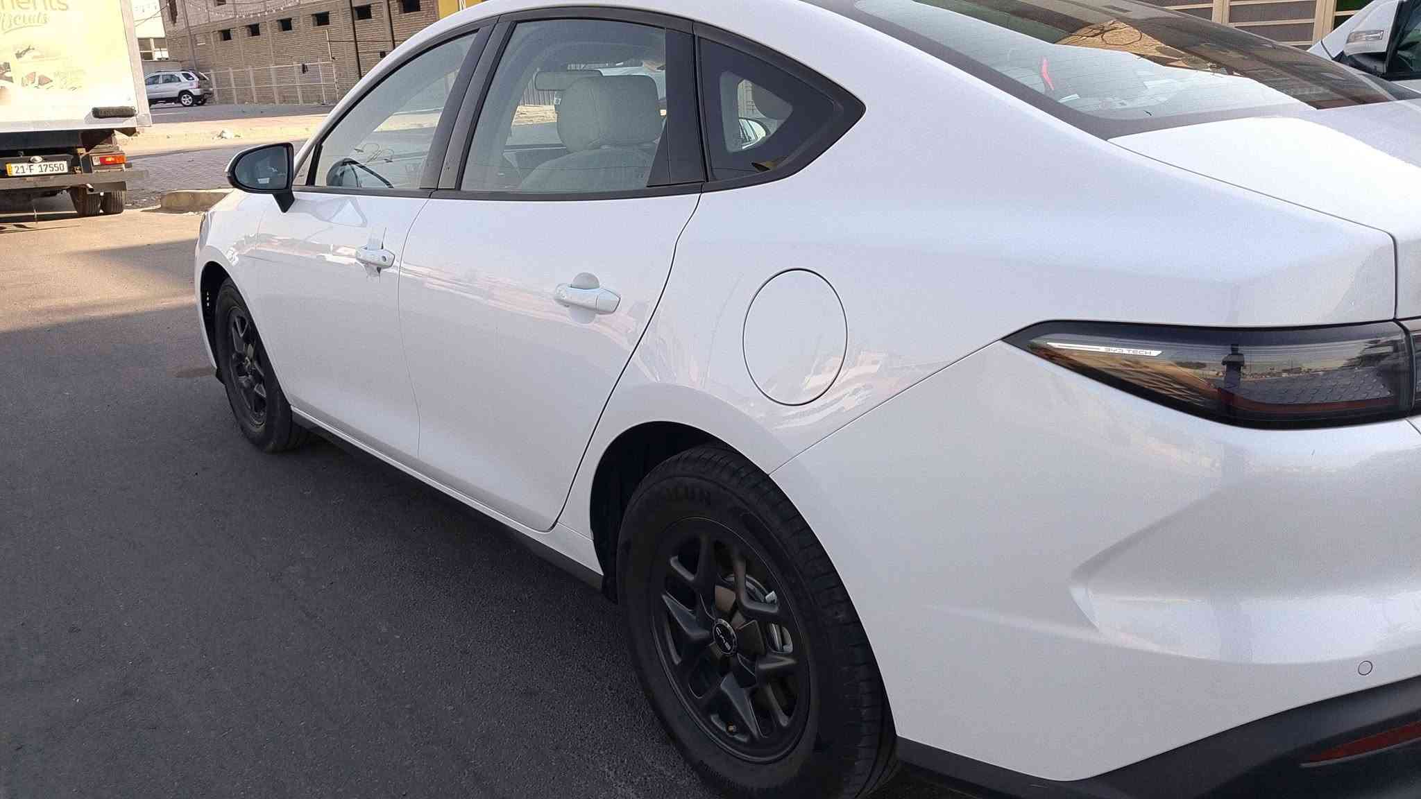 .السلام عليكم 
بيوايدي سئل فايف
موديل25 
رقم بغداد نكليزي سنويا جديد  تحويل ثاني 
فول مواصفات سياره 
سونار موجود بل منشور 
العنوان بغداد بلديات نتصل وتدلل 
ما متوجد على النت شراي نتصل تدلل 

***********
