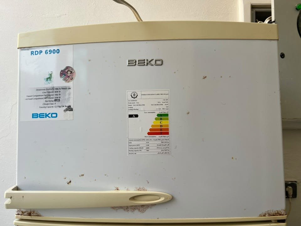 للبيع ثلاجة BEKO
للبيع ثلاجة BEKO RDP 6900 مستعملة.

❄️ الفريزر والتبريد شغالين
📦 حجمها جيد ومناسبة للبيت
🔹 تحتوي على رفوف وأدراجها
🔹 البيع بسبب شراء ثلاجة جديدة
🔹 الثلاجة قديمة وبها آثار استعمال وصدأ ظاهر بالحواف، موضحة بالصور

تجربة الثلاجة لمدة 3 أيام للتأكد من التبريد والتجميد، وبعد مرور 3 أيام يُعتبر البيع نهائيًا 

💰 السعر: [125ألف]قابل للتفاوض بالمعقول
📍 الموقع: [داخل الموصل ]

البيع كما موضح بالصور، والجاد يراسل على واتساب الرقم ‭***********‬
