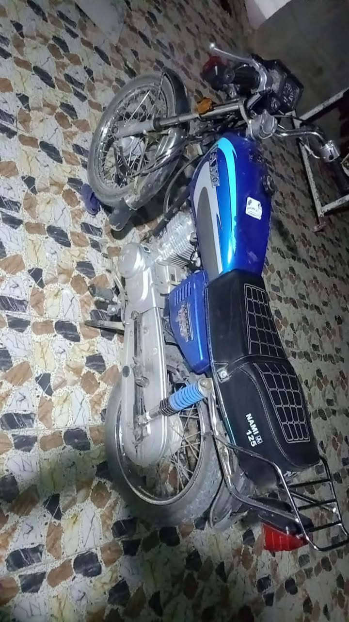 شونكم شباب دراجه مديل 23  اوراق اصولي وكيله نوفل دراجه جديده  بس متروكه  سعر 850 وبي مجال للعزاز مكاني ديوانيه رقمي***********
