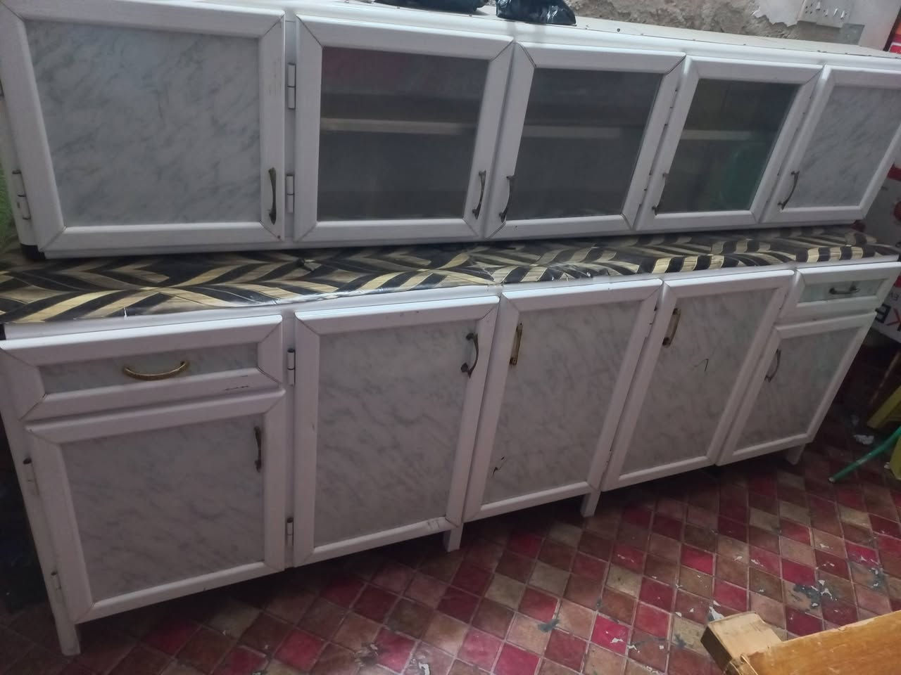 كاونتر سعودي • بوفيه حطاطه • سرير نفر