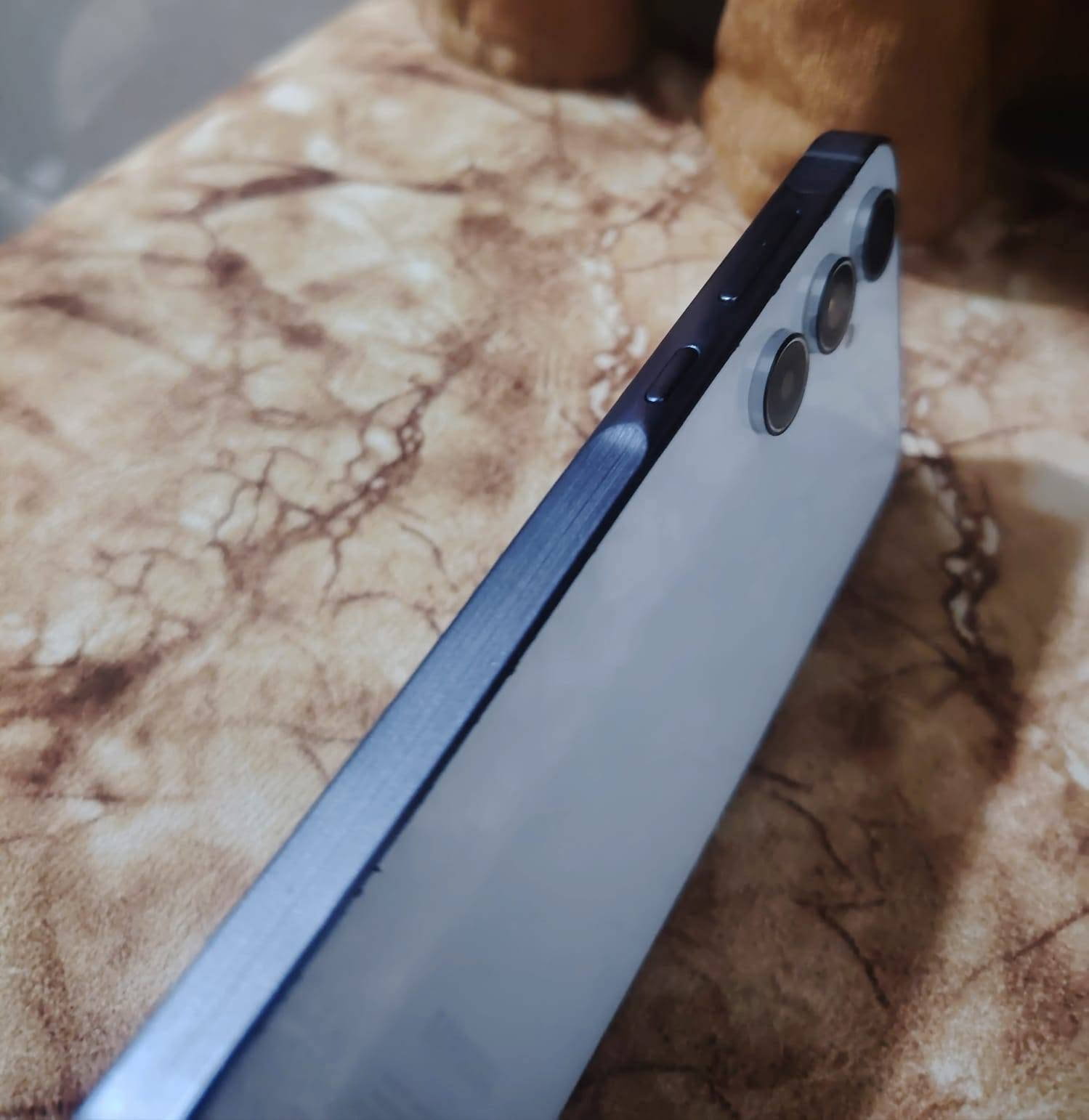 سلام عليكم
مبايل للبيع سامسونج Galaxy A55 5G الأصلي ذاكرة التخزين: 256GB⚡ الرام: 8GB المعالج: Exynos 1480 قوي وسلس للألعاب يطي 60 فريم ببجي وقوي كلش للتصفح الشبكة: يدعم 5G البطارية: 5000mAh 
📸 الكاميرا الخلفية: 50MP تصوير بدقة 4Kالكاميرا الأمامية: 32MP سيلفي بدقة 4K الشرائح: يدعم شريحتين SIM العنوان ديوانيه السعر للاتصال ع رقم ***********
