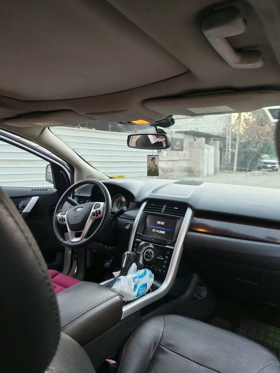 السلام عليكم 
للبيع فورد ايدج جديده جديده 
بمعنى الكلمة سيارة حلوه ونضيف 
كفاله عامه سيارة
وداخلها جديد
سيارة فول خليجي وكالة نيفا أخذتها من صديقي ماخذها من الشركه العامه 
السيارة ماشيه 98 كيلو 
فول سيارة داخل جلد ونضيف جدا 
بنراما 
انارة داخليه وبيها بعد هواي مواصفات 
السيارة كلها شغاله من الطول لطول 
رقم بصرة بسمي تحويل ثاني يوم 
سعر سيارة 107 وبيها مجال وماكو بنضافتها 
مكان سيارة البصرة الجمعيات 
رقمي هذا ***********

نص مكتوب في الصور:
- CAMON 40 Pro 5G
- 2026.08.10 11:19 AM
- 23mm f/1.8 1/1750s ISO50
- 23mm f/1.8 1/1698s ISO51