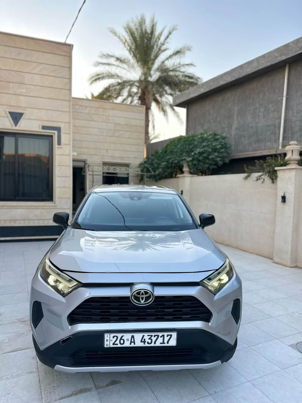 تويوتا راف4 2023 وارد.
الضرر جاملغ وبنيد بدون دواخل. 
كير محرك كفاله.     محرك. 4 سلندر 2500 
صدر امامي خلفي شركه 
تخم تاير جديد. 
تبريد ثلج 
ماشي ٥٥ م
سنويه لل 2030 
رقم صلاح الدين بمسي تحويل ثاني يوم. 
سياره ماناقصها شي 
مكاني صلاح الدين قضاء الضلوعيه 
السعر ١٧٧ وبيها مجال 
الاتصال ***********
