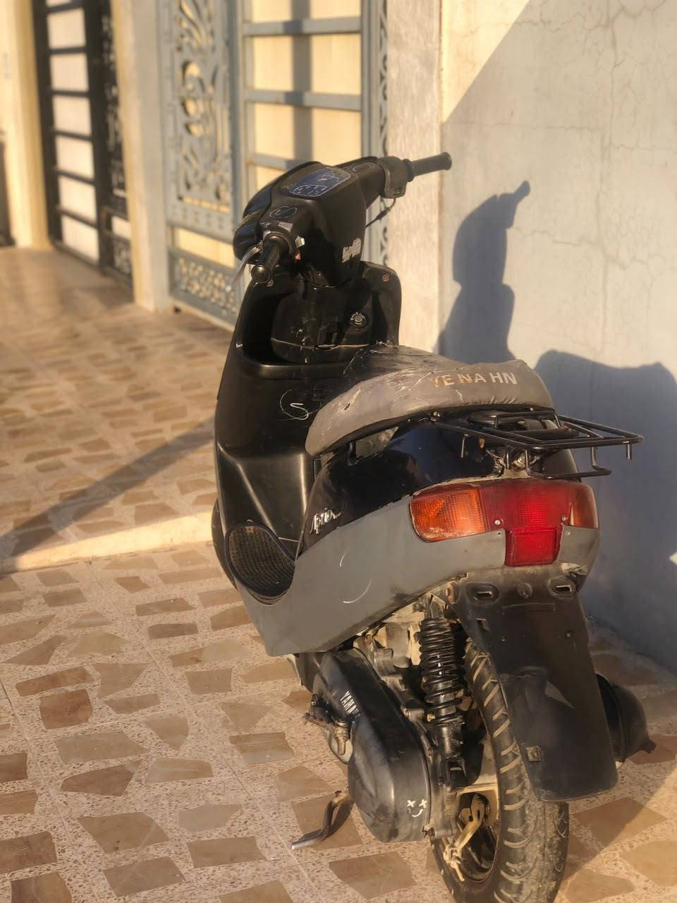 السلام عليكم
ماطور بوتين للبيع محرك شرط
 شاصي شرط ويرمينه شغاله كلها سلف شغال بس ينردلو باتري درع اصلي تايرات جديد تحريكه ومعدل يكمز من جواك     الماطور جاهز  السعر 225 وبي مجال مكاني حي صدام الاستفسار ***********

