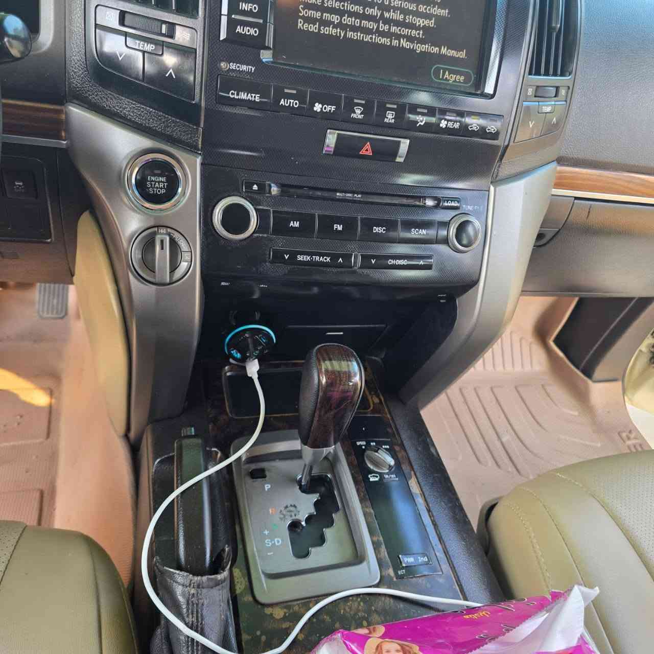 لاندكروز ٢٠٠٨ محدثه ١٤  ماشيه ١٩٢ سياره مكفوله السونار موجود 
مواصفات vxمحرك ٨     ٤٦٠٠
السياره تخم تاير  
سياره جديده 
السياره مسويلهه ادامه كامله صدر وتخم تاير 
سعر السياره ٢٥٠ وبيهه مجال 
للستفسار ***********
***********
