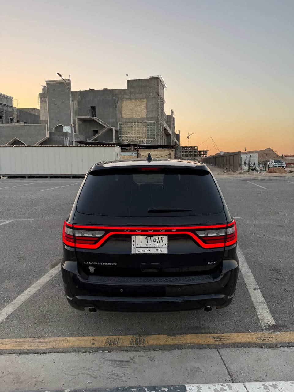 ‏Dodge Durango 2020
• اللون: أسود 🖤
• الموديل: 2020
• المحرك: V6 سعة 3.6 لتر
• القوة: 295 حصان تقريباً
• ناقل حركة: أوتوماتيك 8 سرعات
• دفع: حسب الفئة (دفع خلفي / رباعي)
• 3 صفوف من المقاعد
• سعة 7 ركاب
• شاشة وسطية ونظام ترفيه
• كاميرا خلفية
• تحكم بالمقود
• مثبت سرعة
• تشغيل بصمة/زر
• تكييف أمامي وخلفي
• جنوط ألمنيوم
• مساحة داخلية واسعة ومريح
تبريد السيارة ثلج 
السيارة مرقم بغداد 
السيارة امريكي بيه حادث خارج العراق وبيه داخل العراق شخوط وبعض الامور 
اي تفاصيل تخص السيارة وصور حادث راسلني وتدلل
السعر راسلني خاص وتدلل. 
***********
*********** كربلاء, العراق
