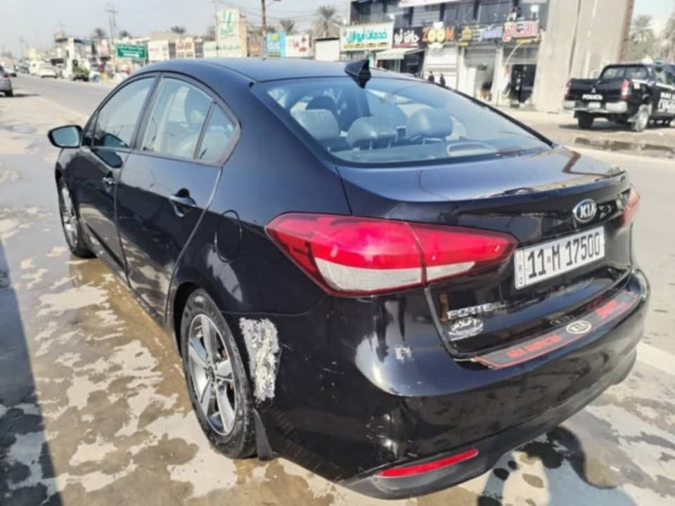 للبيع فقط 
كيا فورتي 2018 أمريكي 
مكينه 2000 دوش المرغوب 
الكير المرغوب 
حادثها مرفق مع الصور 
فتح جاملغات بدون ضربه 
وصبغت ربع دعاميه الاماميه 
وربع دعاميه الخلفيه 
وبيها بارد باب الخلفي 
تبريد تدفئة 
كهربائيات 
تخم تاير 
جاهزه 
العنوان بغداد حي النصر 
***********
واتساب
