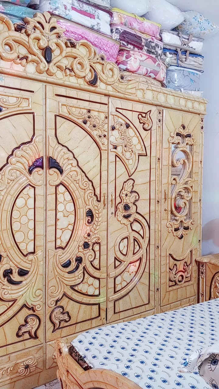 غرفة • للبيع • فيها مجال