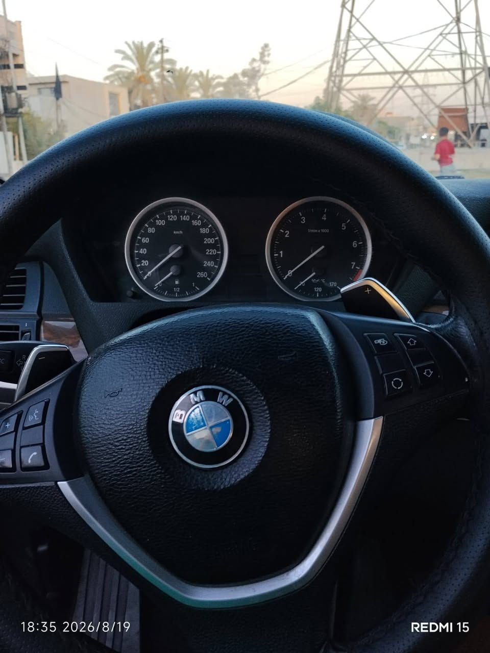 السلام عليكم من رخصه الادمن
يوجد BMW X6

خليجي فول مواصفات
 بيه قطعة واحدة صبغ
مواصفات الـX6معروفه 
تحكم استيرن 
شاشه لمس
مقاعد جلد
تحكم مقعد و مساج
باب شفط. 
بانوراما. 
كير كهربائي
. ماوس تحكم بالشاشة
. شفتات سرعة.
 حساسات محيطية
. جنطة كهربائية..
 6سلندر. Xدرايڤ.... Twin Power Turbo
موجودة للبيع وللمراوس.الي مو شراي لايخابرني.  للاستفسار  ***********

