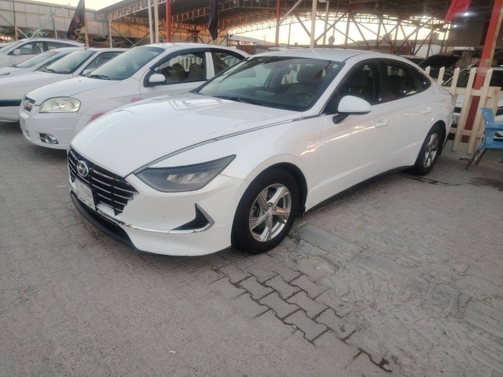 للبيع سوناتا رقم نجف معوقين باقيلها 9 اشهر وصير حره 
محرك 2500 تنفس طبيعي 
كير محرك حداديه خير من الله 
تبريد ثلج 
حادث مرفق بصور تبديل جاملغ نص بنيد صبغ 
بيها شويه بارد بجاملغ الخلفي 
فقط والباقي مكفول 
ماشيه  62 الف 
سياره جاهزه مناقصها اي شي
مكان نجف 
السعر 142
الشراي يتصل 
*********** النجف, العراق
