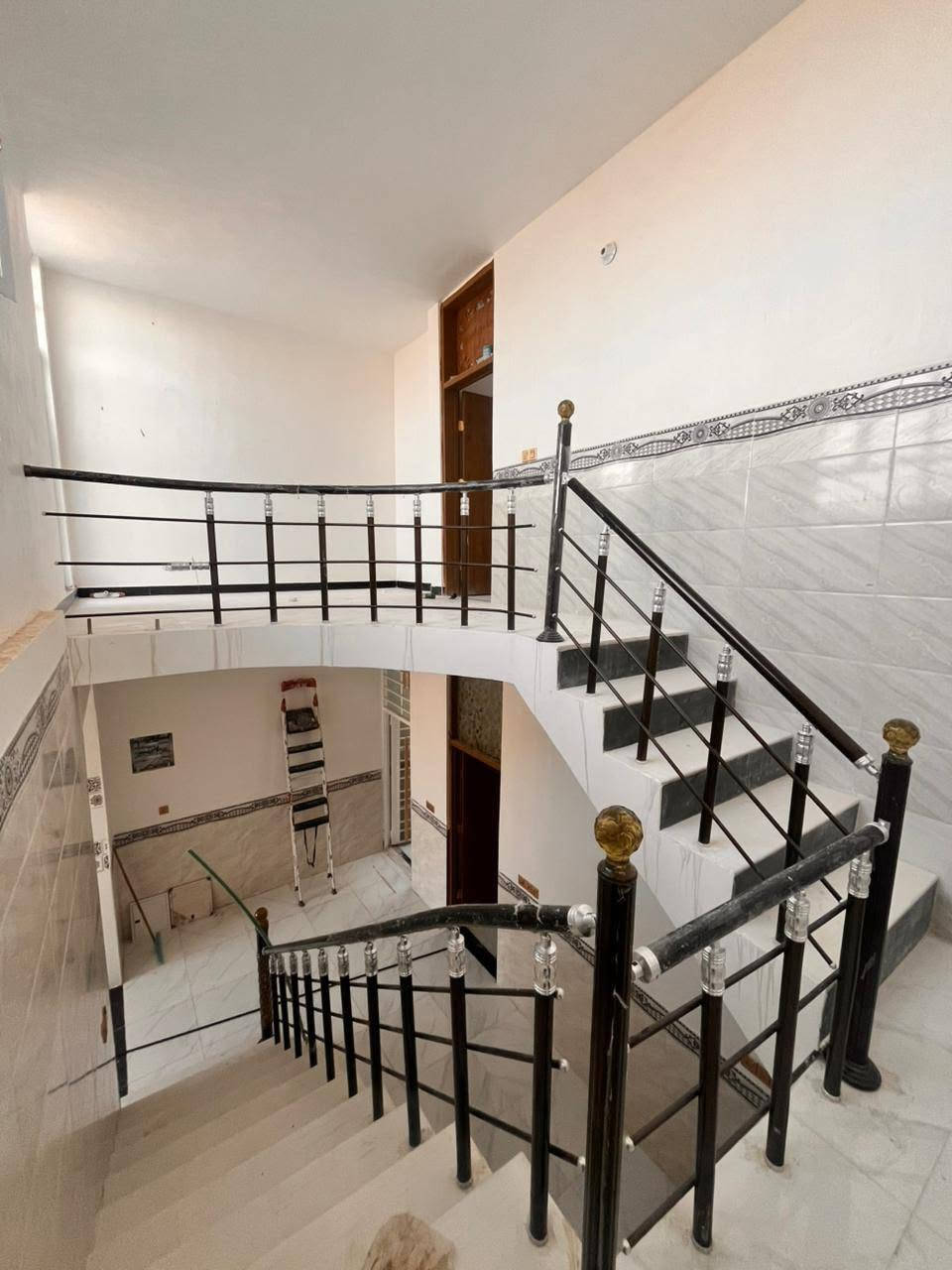 بيت البيع ١٠٠متر طابق ونص غرفتين نوم ستقبال صالة مطبخ حمامات
كربلاء قرب مجمع سيد سماعيل
سعر ٧٠
***********
7712912437
