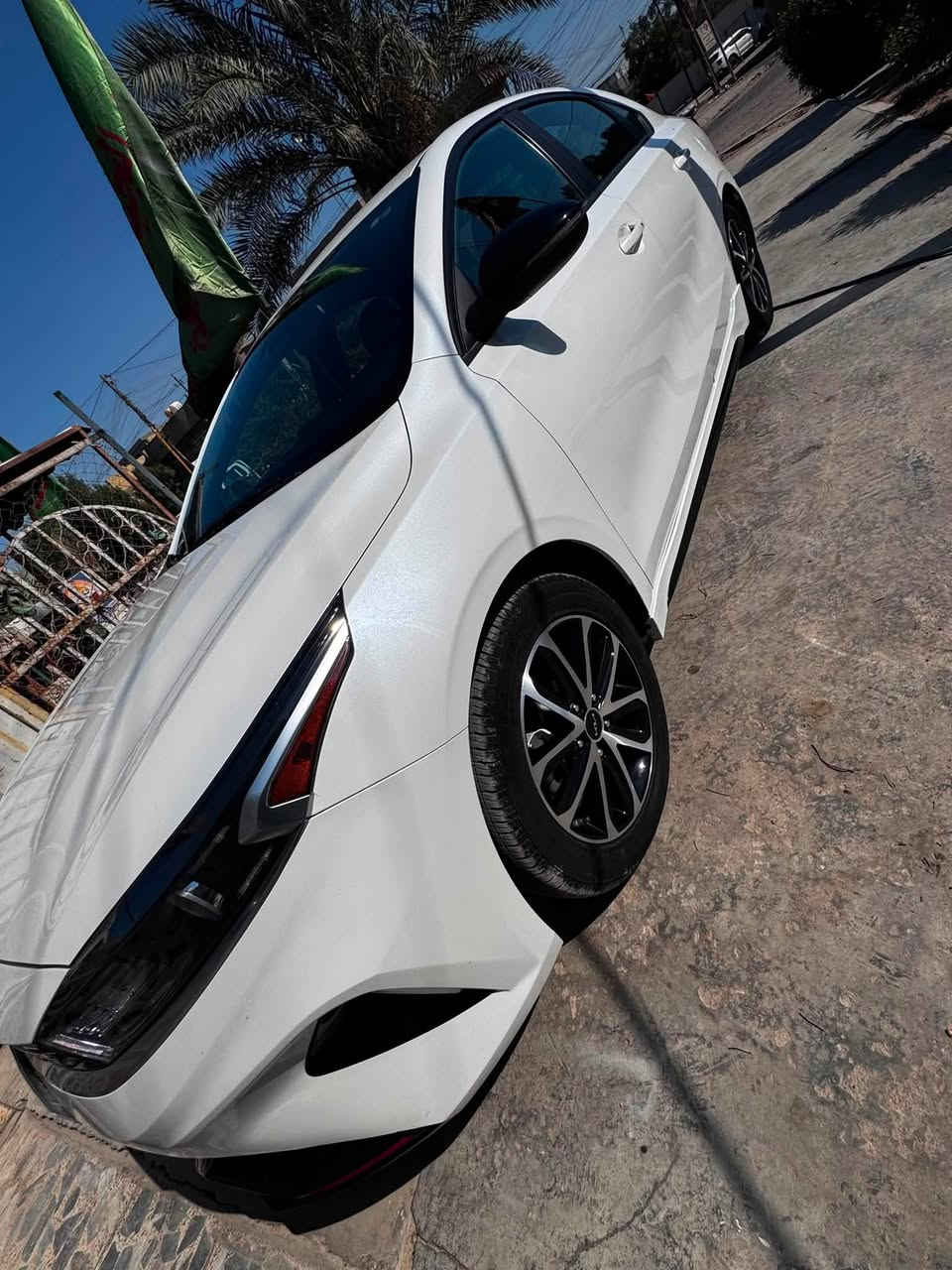 سلام علكم
كيا فورتي موديل 2024 GT Line ابيض للبيع 

ماشيه 35 ميل وجاية من امريكا 16 ميل 

سيارة صور حادث كدامكم مكفوله من ايرباك لغد شاصي وصبغ (فقط بيها بارد بجاملغ خلف سايق على كد اربع اصابع) 
سيارة نظيفه وجديدة كلش 
مكان سيارة بغداد ومرقمه بغداد وبأسمي 

 رقم شاصي : 3KPF54AD6RE719276

السعر 180وبيها مجال بسيط حك جية 
 
للاتصال: ***********
