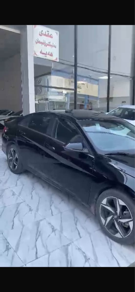 هوندا النترا وارد امريكي 
موديل 2023 ماشية 18 الف
ضررها بولند و جملغ صبغ 
مواصفات السيارة لمتيت 
شاشة كبيرة 
كاميرا خلفي 
رادار امامي 
حساسات خلفي 
فتحة 
بصمة 
ويل كروم 
تحكم استيرن
تحديد سرعة 
سيارة جاهزة مرقمة بسمي
العنوان معارض اربيل شارع 100
السعر 128 ومجال 
تحويل وكالة شرط 
واتساب *********** أربيل, العراق
