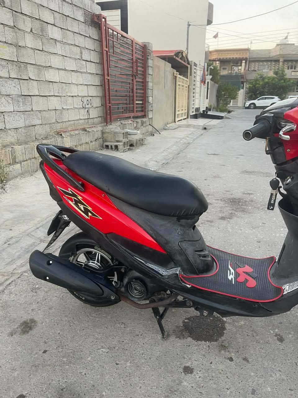 دراجه للبيع عاطله كوم حديد بعقوبة خلف مدرسة الامين السعر 350... تريد ولفات.محرك..كابريتل.والباقي.كلها.شغاله.....تفاصيل.............***********
