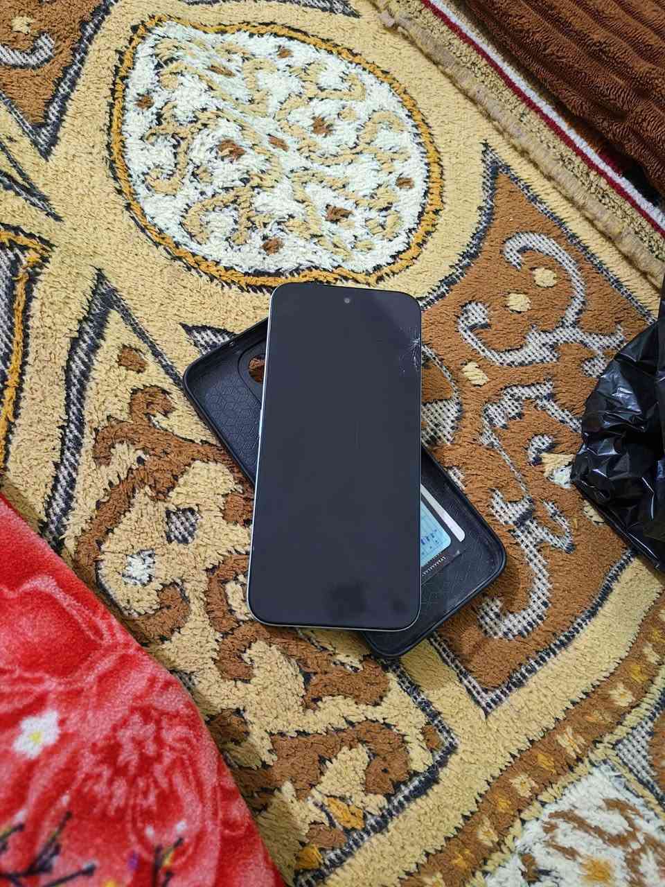 سلام عليكم جهاز HONORx6cمكسور شاشه بس 
جهاز ما داخل تصليح للاستفسار ***********
