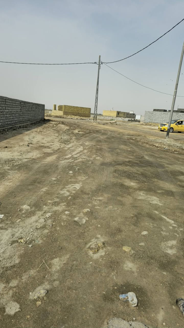 الصبية الثانية • ٣٠٠م • سياج ضلعين