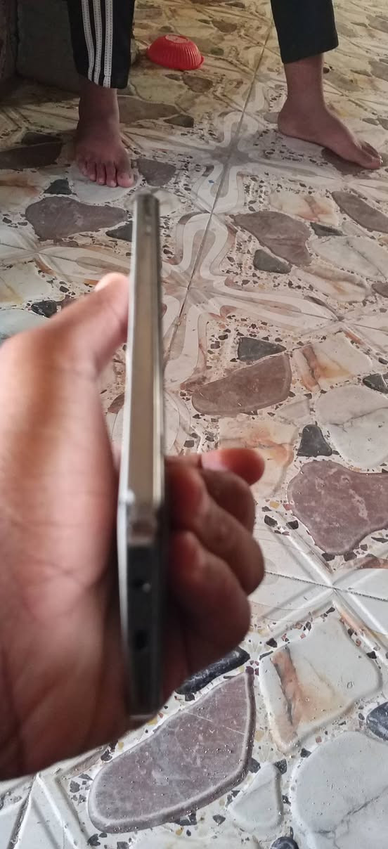 تكنو كامون 30 برو • كاميرا واقفة • جهاز فقط