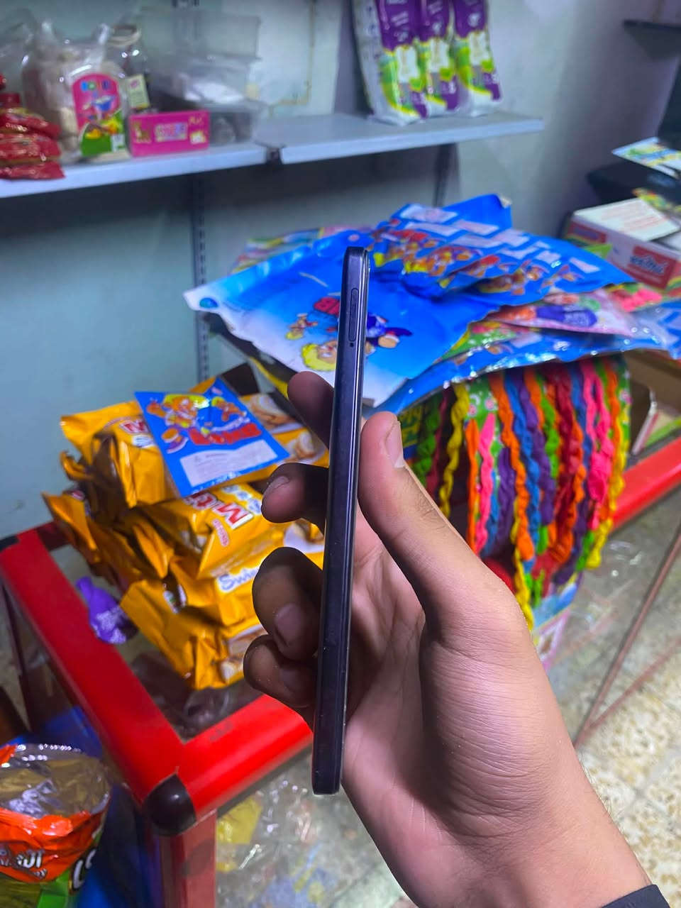 هذا Redmi Note 11S 💜
و  

مواصفاته السريعة:
الكاميرا: 50MP رئيسية 
الذاكرة: مكتوب  رام ٨+ 128GB تخزين
الصناعة: Xiaomi Communications Co., Ltd 
السعر ٢٧٥
تواصل واتساب***********
