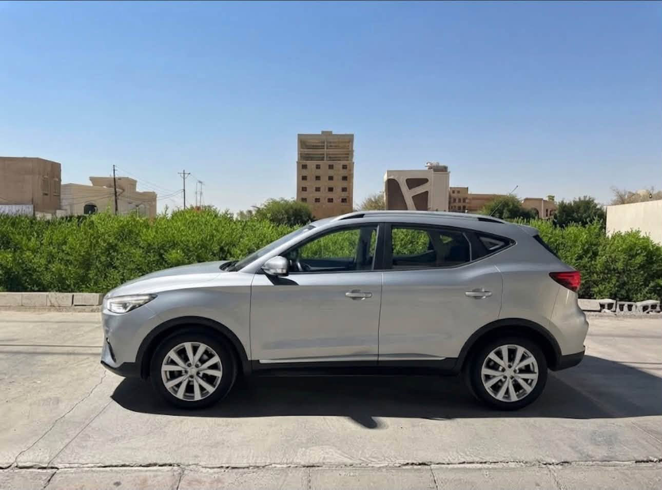 MG ZS STANDARD 2024
سعرێکی خوار بازاڕ✅
سەیارەیەکی تا بلێی جوان و پاک 
گێر مەکینە تەبرید تەقە و ڕەقە بەشەرت
ماوەی رۆیشتن ٣٦ هەزار 
سەیارەیەکی یەک دەستە
تەنها ٢ جێ PDR بچوکی هەیە.
ئەگەر موشتەریت نامە بنێرە.

للبيع: إم جي زي إس (MG ZS) - موديل 2024
 الحالة: سيارة بحالة الشركة، نظيفة جداً وخالية من التخماش.
 الممشى: 36 ألف كيلومتر فقط.
 الملكية: استلام أول (سەیارەیەک دەست).
 المواصفات والشرط: الجير، الماكينة، التبريد، ونظام التعليق (التقتە و ڕەقە) مشروط بالكامل وبحالة ممتازة.
ويوجد فقط  (PDR) صغير جداً في قطعتين .
کلش سلیم✅
