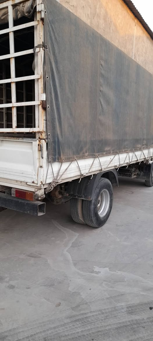 هونادي  وكنتر  عندي  
هونداي   موديل 2000 كير محرك   كشر  نضيف
رقم بغداد اصفر
السعر 97 💵 بيها مجال 
مكان بغداد 

 ***********
