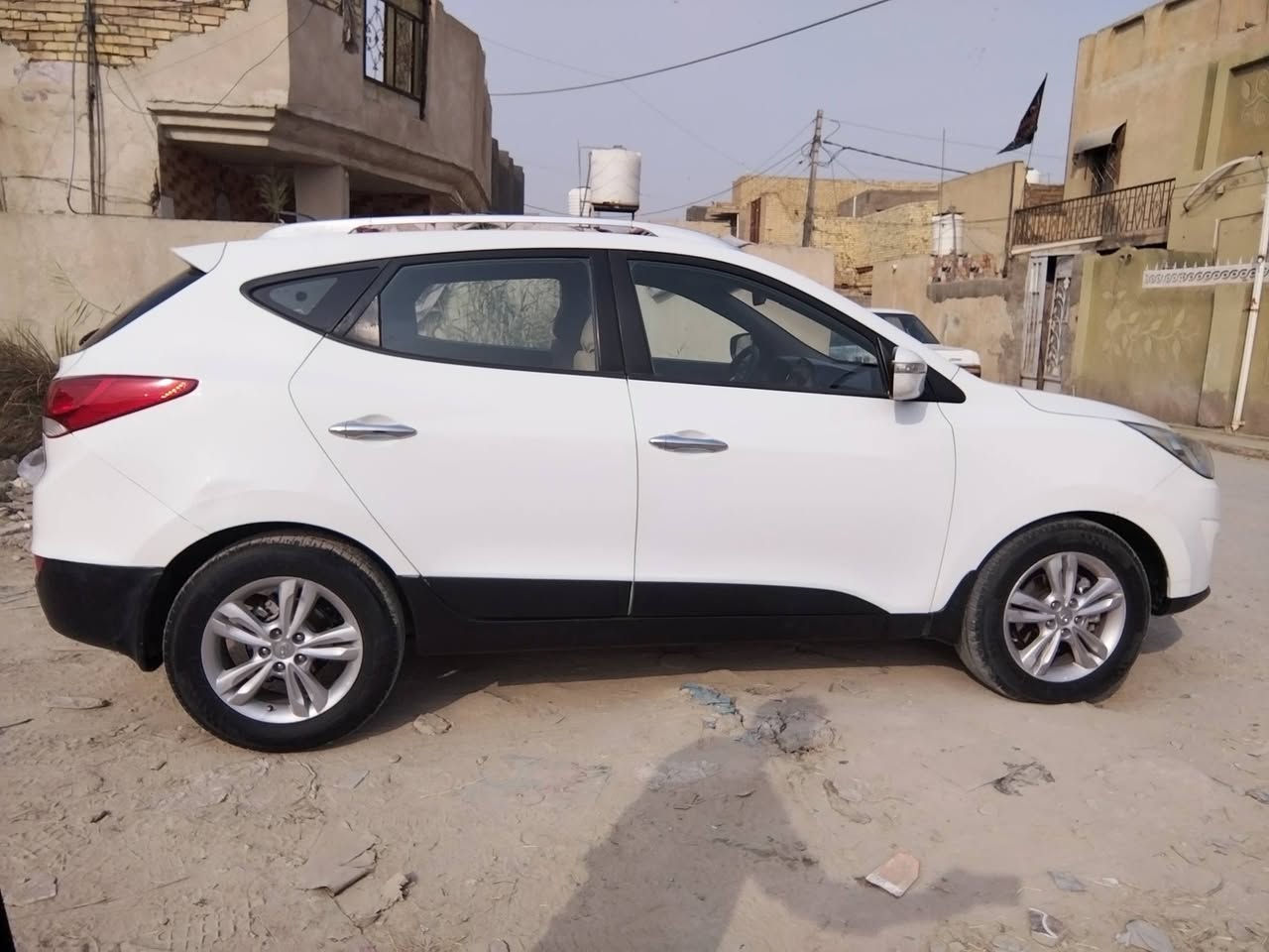 توسان 2012 أبيض
محرك 2000
خليجي
ماشية 300 ألف
بيها چاملغ خلفي عكس السايق مصلح و الباب مرشوش
السونار مرفق مع الصور
محرك گير مكفولات
تبريد ممتاز
كاميرا و شاشة 
عندي بيها وكالة عامة
السعر 120 و بيها مجال
المكان بابل / الحمزة الغربي
للتواصل ***********
