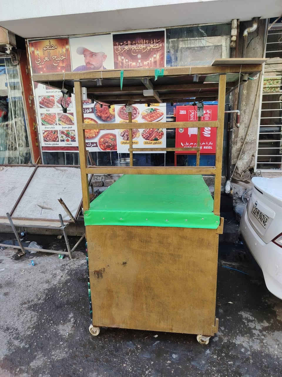السلام علیکم ميز عصائر للبيع كامل هو وغراضه *********** الكوفه

