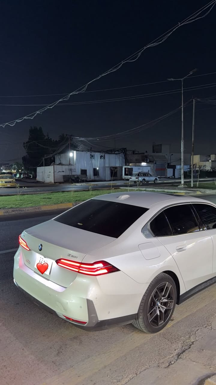 السلام عليكم
bmw 530i 2026 ابيض
لكجري لاين فول مواصفات
داتا شو 
سماعات هارمن كاردن 
باج تظليل بعدله 10 اشهر 
ماشي 34mi
كلين شرط حتى دعاميات 
بدون ضرر بدون صبغ بدون بارد 

للتواصل 
***********
او على الخاص
