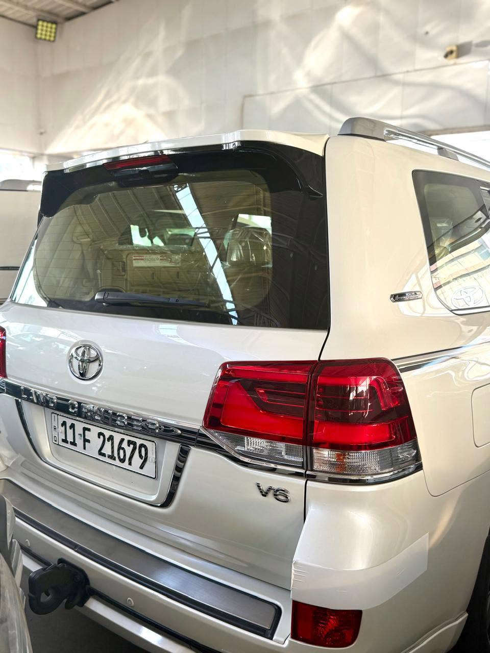 تويوتا لاندكروزر  2021 GXR (Grand Touring – SAS)
 (باب أول – شركة SAS) 
السيارة على وضعها البلدي (أصلية بالكامل)
بدون صبغ، بدون بارد، بدون تبديل، بدون رمل
دعاميات ولحيات بشرط وكالة مغلفه PPF 
كفالة عامة من كلشي
محرك بشرط 
4 تايرات دنلوب أصلية جديدة
سنوية + زنك + رقم كلها جديدة وجاهزة
جاهزة 100% بدون أي نقص
المواصفات (فل فل 1/1)

🟪 السعر  :: اتصل 

فتحة سقف
بصمة تشغيل + أبواب (2 بصمة)
تشغيل عن بعد
صندوق شفط (كهربائي)
3 شاشات
4 كاميرات
شحن وايرلس
كشنات جلد + كشنات كهرباء (كشن السائق 3 دكم)
ثلاجة
نظام ECO 
ماشيه ٥٨ الف
حساسات أمامي وخلفي
مرايا شفط + طي أوتوماتيك
لايت LED + زينون 
***********

