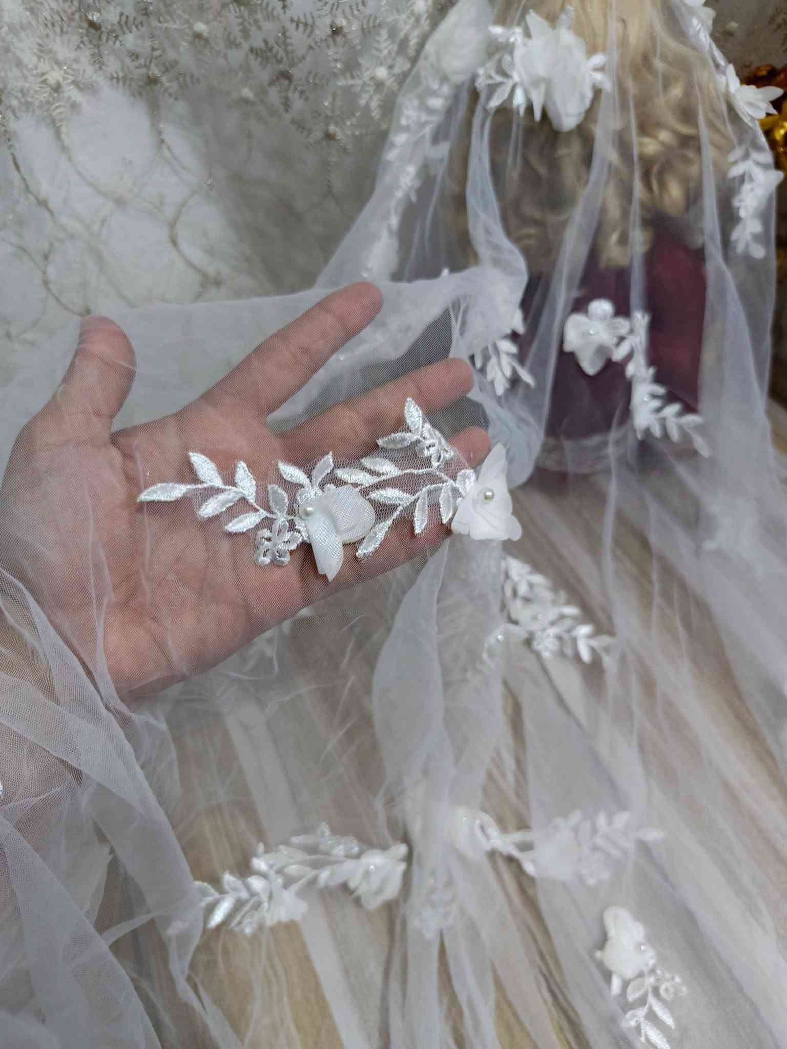 طرحة عرايس • متر وشوية • تول ودانتيل