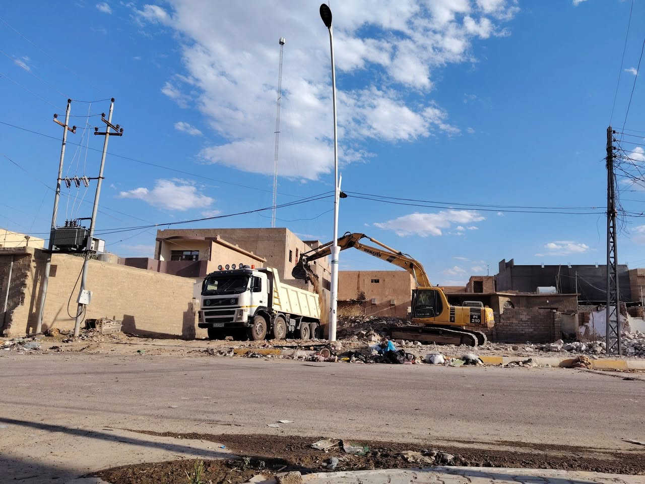 سلام عليكم
إلى هالي بيجي يوجد نقار واليات كامله تفليش بيوت و رفع نقاذ مقابل حديد كل بيت نتصل ستفسار عله هاذه رقم ***********
