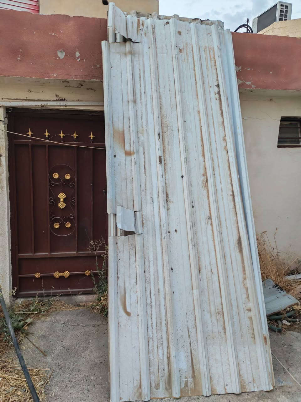 جينكو كما موضح بالصور ٢٧ متر مربع
بيهم قطعة 3*3 مثبتة عالحديد

السعر 150000
العدد الكلي : 9 قطع (1 في 3)

للتواصل واتس اب فقط ***********
