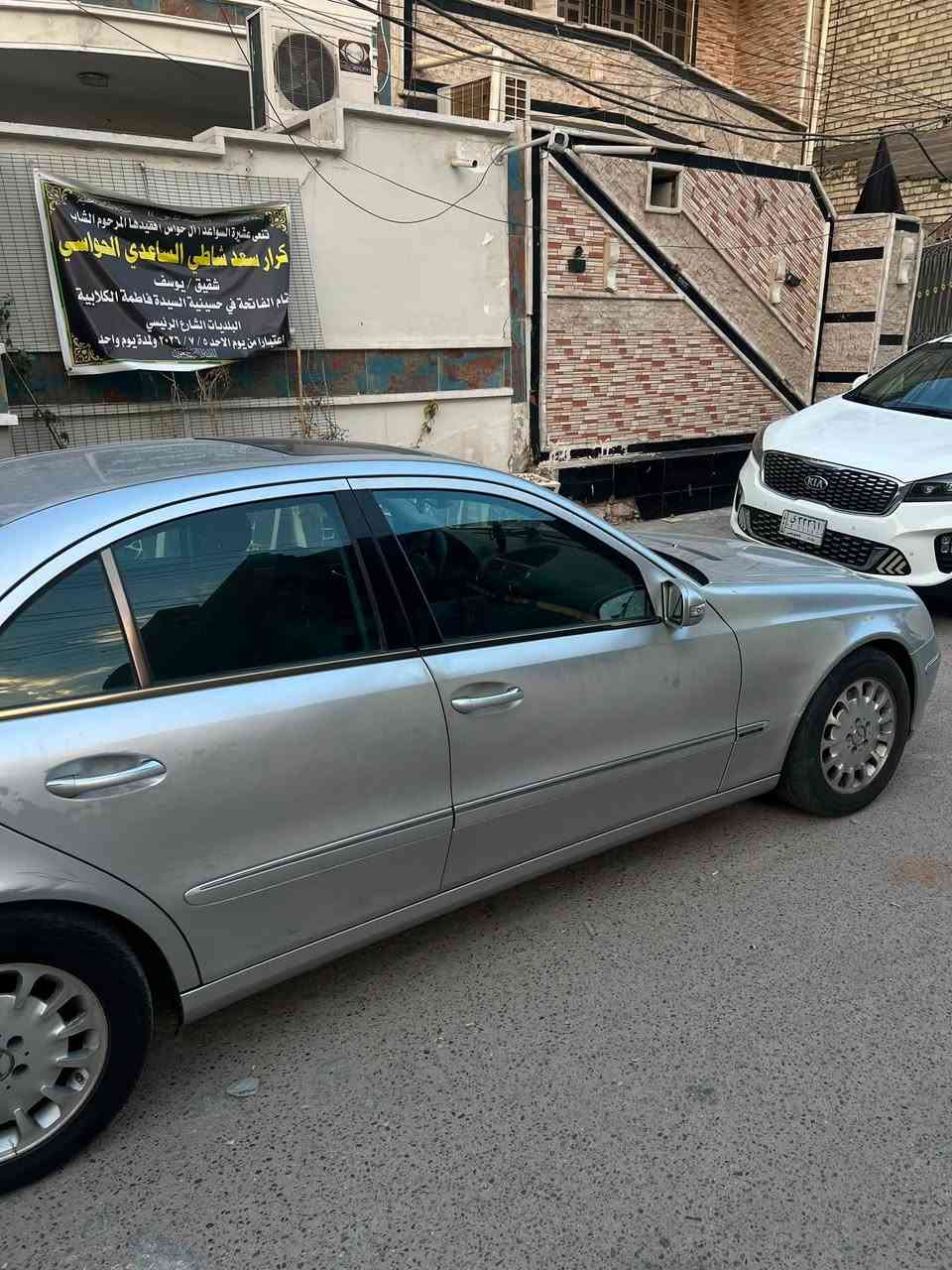 السلام عليكم 211 موديل 2002 للبيع بدون صبغ بدون بارد السياره كلين بيهه جراد بصفحه وحده موضحه بالصور السياره بأسمي تحويل ثاني يوم رقم بغداد انكليزي مهزوزه وكامله سعرها 90 مكاني بغداد البلديات 
***********
