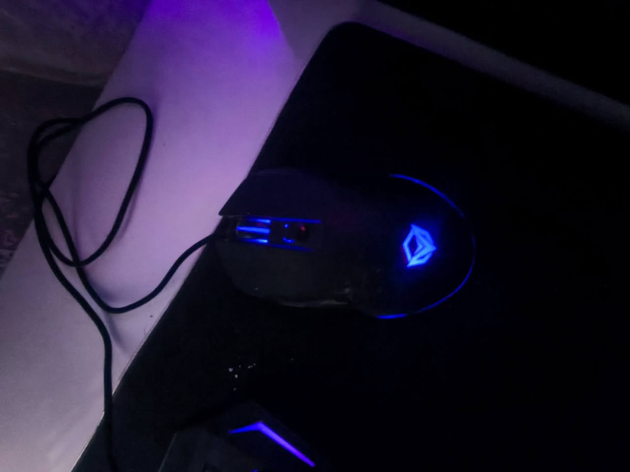 Pc للبيع 
تجميعه
المعالج (CPU): Intel Core i5-12400F (الجيل الثاني عشر🔵)

 كارت الشاشة (GPU): NVIDIA GeForce RTX 3070 (8GB)🔵

 الذاكرة العشوائية (RAM): 16GB🔵

 التخزين (Storage): SSD 512GB🔵

 نظام التشغيل (OS): Windows 11 Pro مفعل🔵

+شاشه سامسونك 🔵
165hz
Va
24 inch
1ms
+ ماوس + كيبورد + ماوس باد 🔵
للتواصل أو الاستفسار ***********

