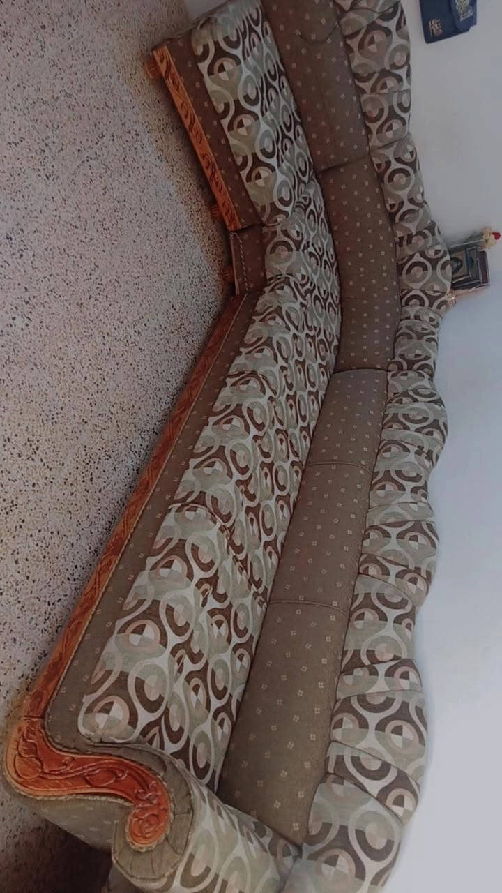 يع ديوان+طخم فصال وخشب عراقي ثقيل جدا مساحة ١٧م تقريباً
قماش واسفنج نظيف مابي اي عيب 
سعر ٤٠٠ بي مجال عنوان موصل حي ميثاق 
***********
