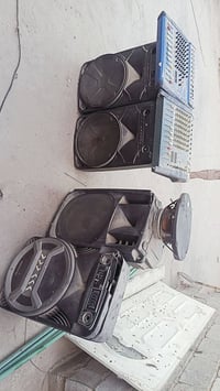 سماعات • مكسرة • ٢ عطلانة
