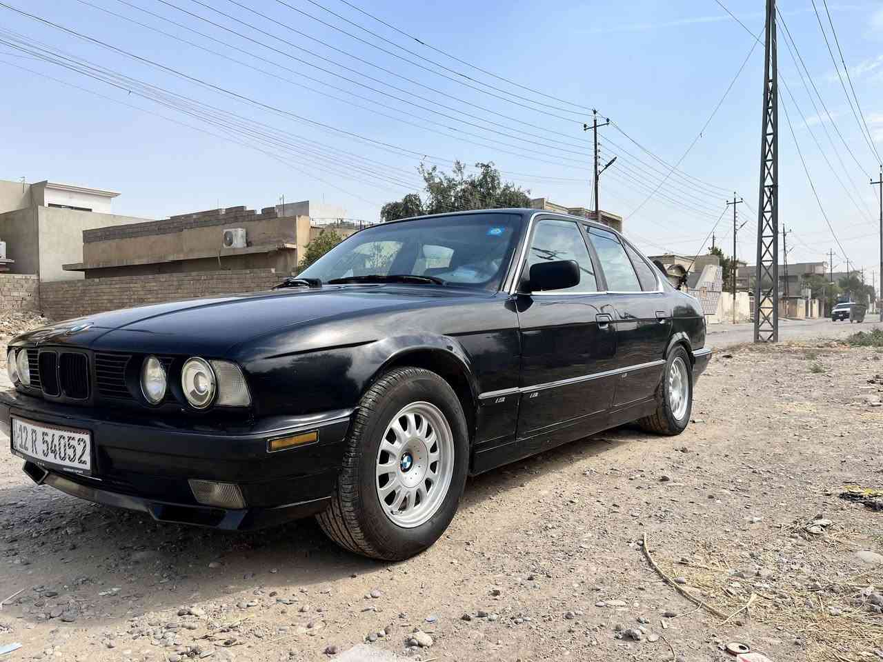 BMW 1991   520i
حجم 520i ✅
محرك كبس 6 سلندر ✅
تك فانوس ✅
محرك شرط ✅
گير شرط ✅
گير عادي ✅ 
كشنات جلد ✅ 
مصبوغة عام جمالية ✅
وضررها جاملغ الخلفي فقط✅
 
مكاني برطلة 📍
السعر 48 💵
***********
***********
