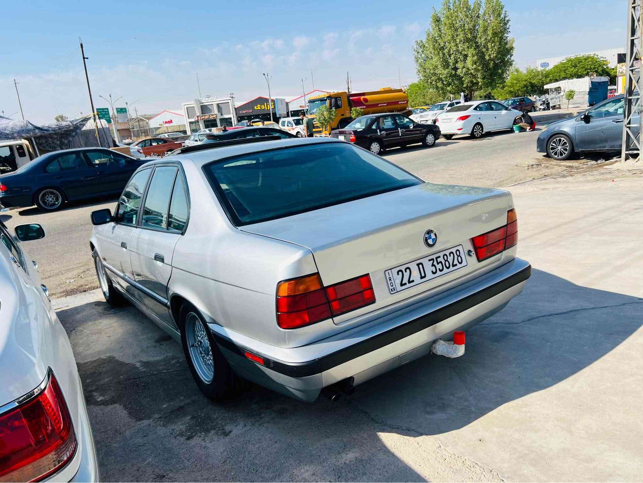 بي ام موديل 1995 🚗***********
محرك 25 دبل فانوص كيرومحرك تبريد كير بشرط سعرها 78
لون سلفر كلير عام بدون ضرر مكفولة كفالة عامة 
رقم اربيل سنوية رقم هزة جديد بسمي لحد 31 
سيارة فول فول مابيها نقص من كل نواحي 
مكان سيارة كركوك كركوك, العراق
