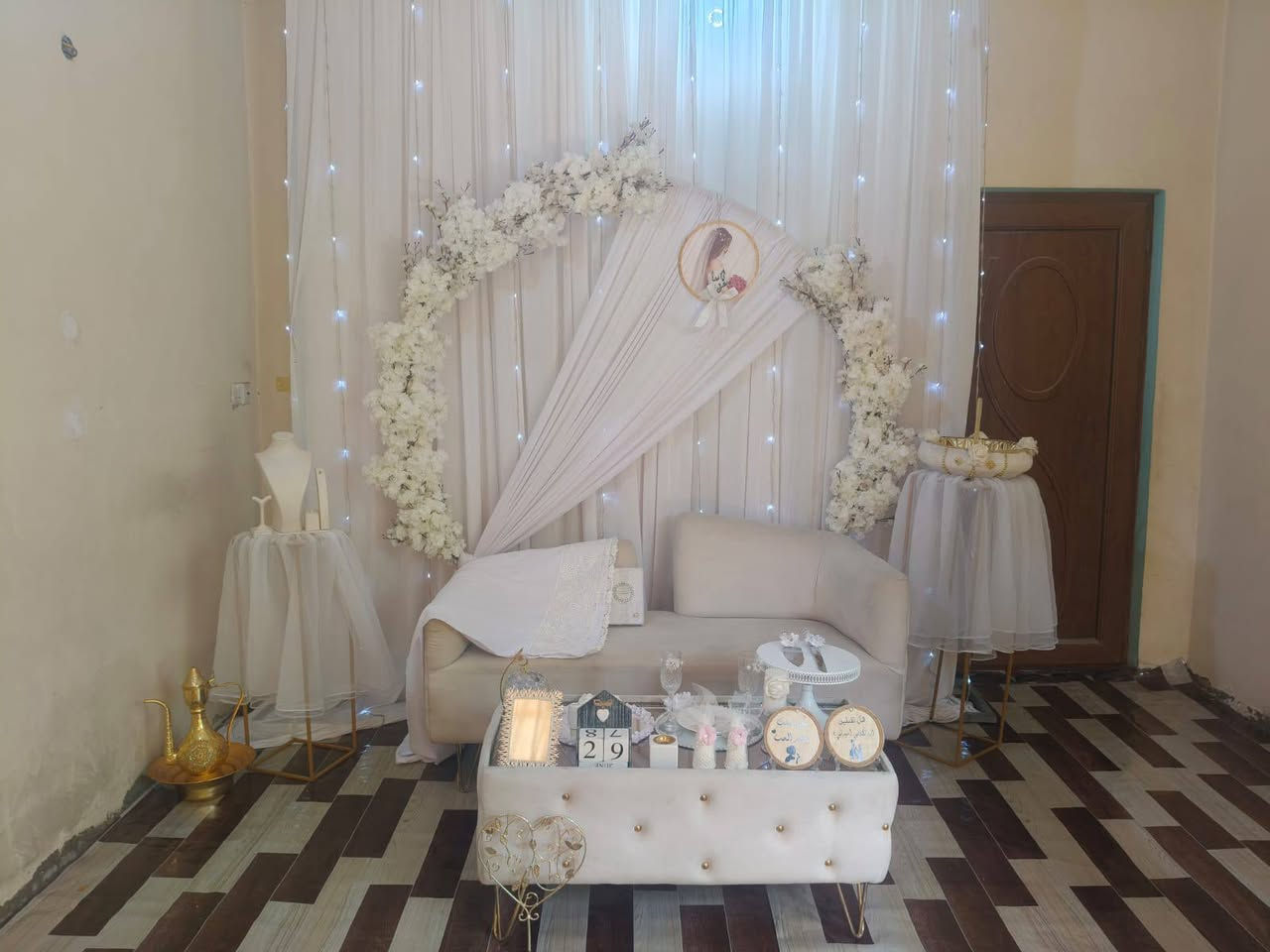 أحلى ليلة بحياتكم تستاهل كوشة تليق بفرحتكم 🤍✨
ويّه كوشات الجوهرة الافراح  أشكال وألوان
نرتبلكم أفخم كوشات الأعراس بأناقة تخطف الأنظار❤️💍
وشغل يفرّح القلب قبل العين 🌹
للحجز والاستفسار راسلونا خاص 📩
والاتصال📞 ‏‪***********‬‏🩷🤍
‏ يوجدواتساب# يتوفر وثيقه زواج 🤵 👰 
العنوان ديالى🍊
