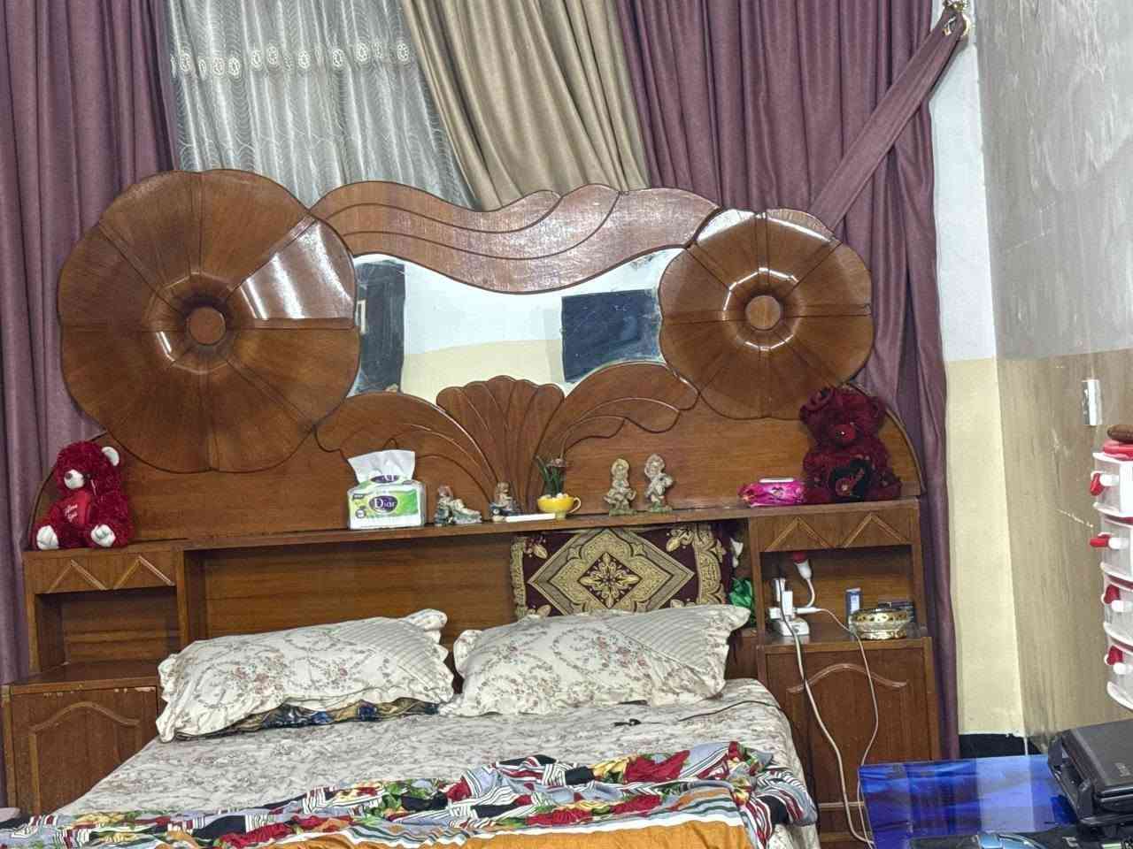 غرفه نوم صاج 
نضيفه ومرتبه مع الدوشك ضغط

السعر 600 بيه مجال بسيط
المكان خان بني سعد ***********
