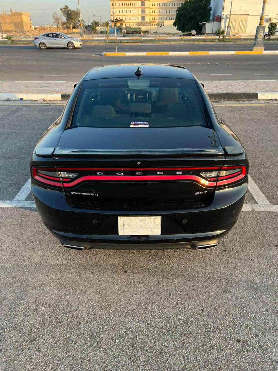 السلام عليكم

جارجر sxt 2015 وارد كندي بدون حادث فقط جاملغ سرقة والبنيد مرخين براغيه يعتبر مفتوح بس هوه البلادي مالتها 

رقم بغداد دولي بأسمي تحويل مباشر 

بيها رصعات بسيطه موضحهن بفيديو 

السعر 175 وبي مجال 

*********** النجف, العراق
