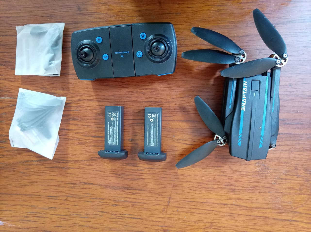 درون SNAPTAIN S5C Ultra GPS مامستعمله نهائياً كامل ملحقاته مثل مموضح بالصوره
سعره 250 الف بيه مجال حك الجيه. 
رقم التوصل واتساب: ***********
