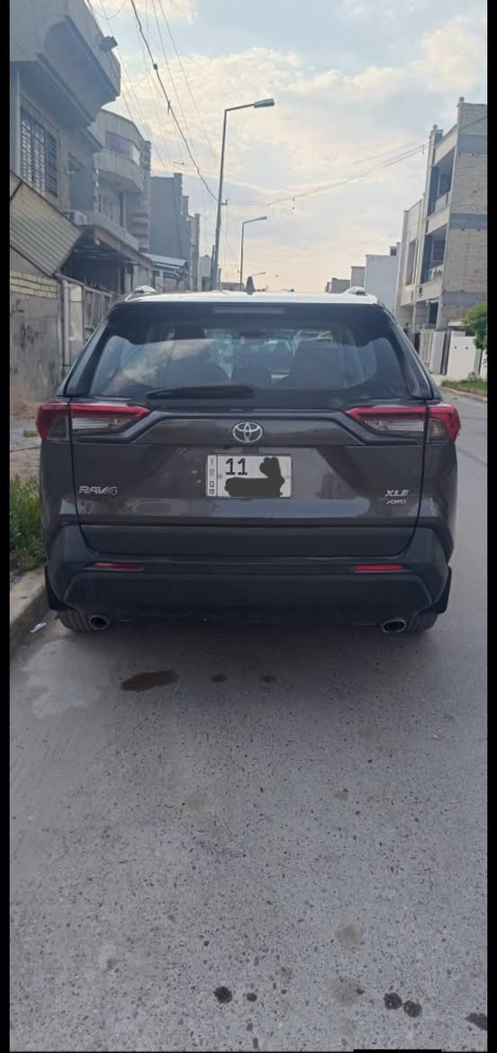 للبيع فقط 
#كروب ـ راف ـ فور 
#راف ـ فور 
موديل 2019 وارد امريكي رقم بغداد مشروع وطني 
محرك 2500 ـ بانزين فقط 
مواصفات ال LE المعروفة 
ثلاث أنظمة قيادة ايكو ونورمال وسبورت 
كامرة خلفية 
رادار أمامي
تحديد مسار ومثبت سرعة 
هاند بريك دكمة اوتو هولد
ماشية 147km الف 
حادثهة صور موجودة مع رقم الشاصي 
كير محرك مكفول 
صدر تبريد كله جاهز 
السيارة عليها سيرفس كامل من دهن وفلاتر وميكانيك ومواد اصلية 
السيارة بدون اي نقص جاهزة 100٪
ملاحظة السيارة على أيدي 
السعر 200 ورقة 
مكان السيارة ـ بغداد ـ منطقة الغدير
‏‪***********‬‏
