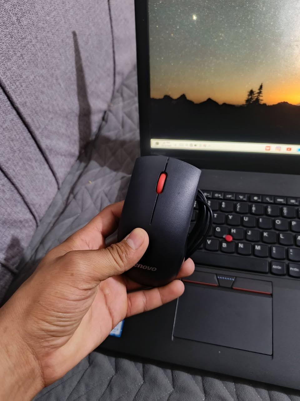 💻 Lenovo ThinkPad T560 حالية ممتازة ونظيفة
🔹 المعالج: Intel Core i5 الجيل السادس
🔹 الرام: 4 GB
🔹 التخزين: 256 ssd
🔹 كرت الشاشة: Intel HD Graphics 520
🔹 الشاشة: 15.6 إنچ دقة عالية للتصميم 
🔹 النظام: Windows 10
🔹  بصمة اصبع 
🔹 الحالة: نظيفه جداً
🔹 البطارية: ممتازة 
✨ جهاز عملي ومناسب للدراسة، العمل، التصفح والبرامج اليومية. استخدام جداً قليل لمدة شهرين فقط
وياها جنطة وماوس ، بيها ورد أكسل برامج الأوفيس نسخ حديثة
💰 السعر: 280 ألف
📍 الموقع: واسط
📞 للاستفسار: ***********

