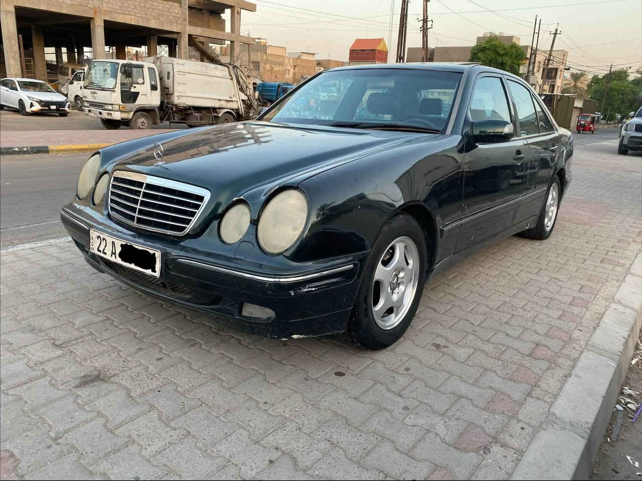 تحية طيبة للجميع مرسيدس ام عيون
موديل 2000 صبغ عام بدون حادث
مكينه 320 V صافية بدون اي خربطه او صرف بانزين أدمة للمنظومة كلها  سلايت روف شاشه كامره خلفية كراسي جلد  كهرباء تبريد شغال ثلج رقم اربيل تحويل مباشر 
مكان السياره بغداد الكرخ  *********** واتساب 
السعر خاص
