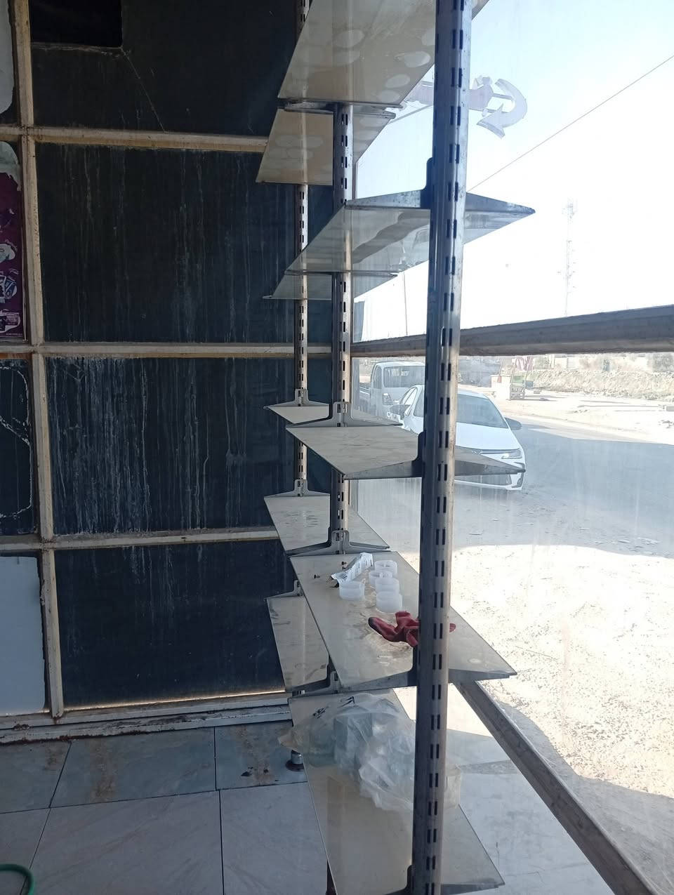 سلام عليكم
رفوف وعارضات وسفينه 
وسلات جباسة كلهن جدد  للبيع 
الاستفسار ‏‪***********‬‏
