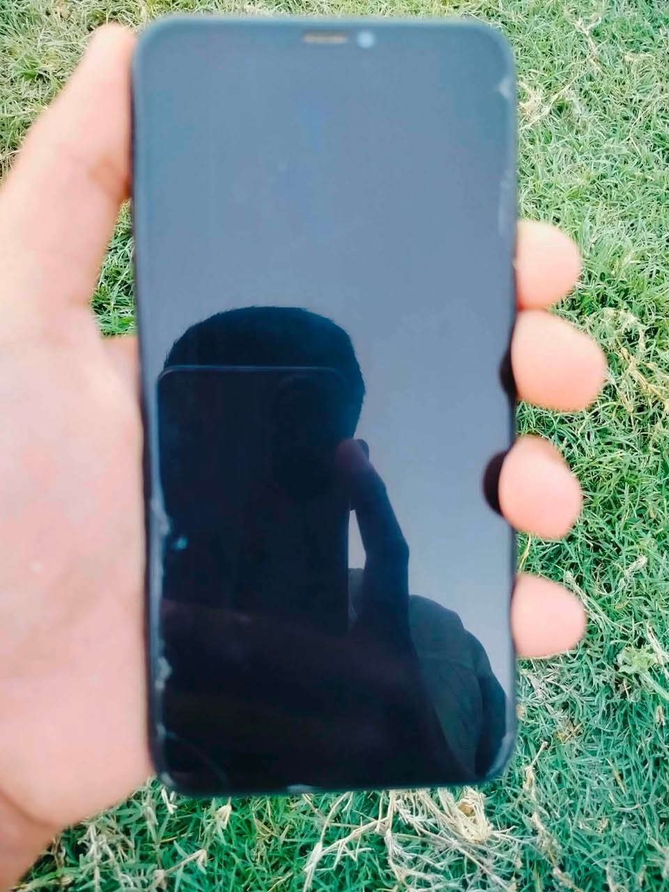 السلام عليكم 
ايفون 11 برو ماكس 
ذاكره 256 بطاريه 71
مبدل ضهر فقط 
السعر 360 وبي مجال
او مراوس ويه 13 عادي حسب الاتفاق
الرقم ***********
