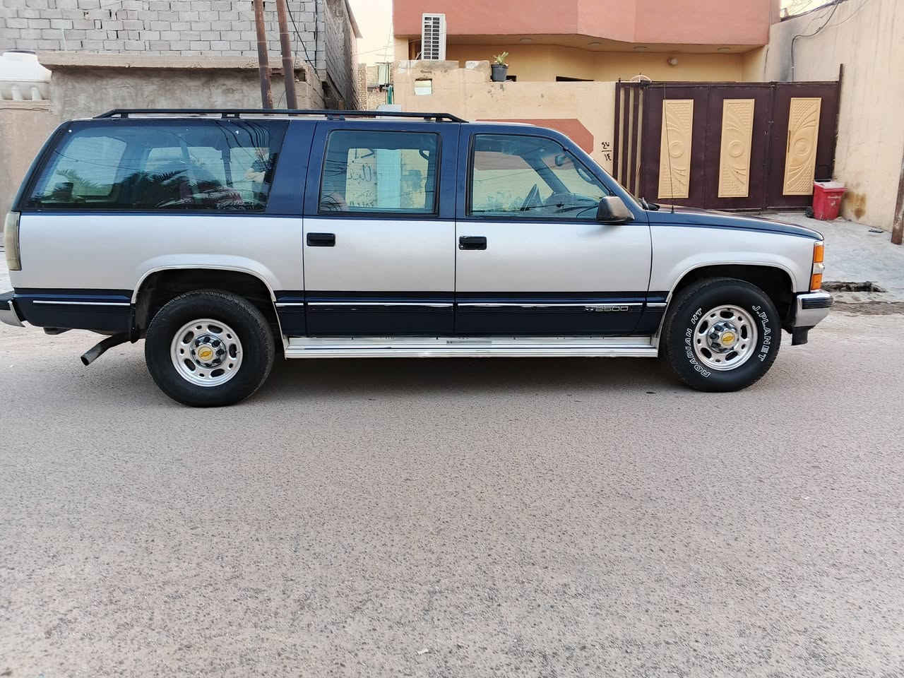 السلام عليكم سياره جمسي موديل 96 بغداد خصوصي مشروع وطني مكينه 350 كير 700تبريد ❄️❄️❄️3 سياره جاهزه العنوان بغداد السعر 60  هاذ الرقم ***********

