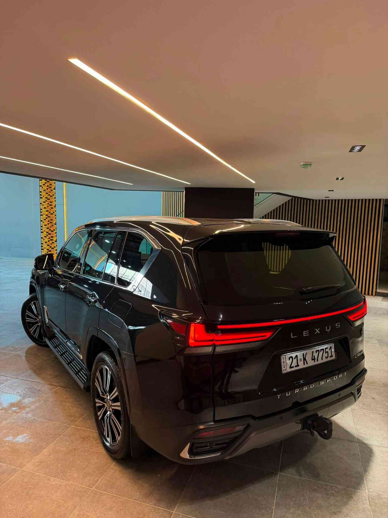 لكزس LX600 • ٢٠٢٣ • ٤٥ ألف كم