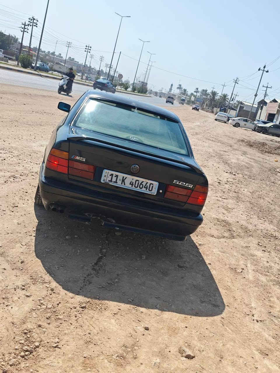 السلام عليكم
للبيع... للبيع... للبيع 
 BMW.. 525i /1993 اللون اسود لمعةة
رقم بغداد دولي شبه مميز تحويل ثاني يوم 
كير و مكينة خير من الله كاملات بلادي مسكر تك فانوس
مابيها صرف بانزين ابدا  
كلج و مروحة مال ٧٠٠ جديد
كير أوتوماتيك ناعم و سلس
كهربائيات السيارة كاملة مكملة مابيها جطلات نهائيا 
اربع جامات كهربائيات 
كشنات جلد و كهرباء 
ستيرن كهربائي 
سلايت روف طكتين
تخم ويل و تايرات جدد خليةة
صدر امامي خلفي جديد نوعية sf بيهن ضمان ثلاثة سنين
كاردن و شيال و كوبلن جدد شديتهن 
منظومة احتراق جديدة سؤيتلها ادامه كامله 
منظومة تبريد ثلج كاملة مكملة 
مروحة عاصفة جديدة 
باتري جديد ١٠٠ امبير مال دورنكو 
الداخل جلد بالكامل لون رصاصي 
السيارة كاملة مكملة بيها ملاحظات بسيطة فقط 
السيارة مراعيها عل ايدي 
السيارة مابيها ضربة قؤية فقط بالجاملغ الخلفي 
دعامية امامية و خلفية M  و ترايش بيبان ودوسات M  
السيارة مكفولة و بلادية بالكامل
تاخذها و انت مرتاح ماتصرف عليها ربع
ترايك وين ماتريد و وين مايعجبك 
بيها ملاحظات بسيطه بالكشر فقط   كما موضح بالصورة
سبب البيع مطلوب مبلغ من المال و أضطريت ابيعها 
السعر 55$ و بيها مجال حك الجية 
مكان السيارة بابل المركز
اتصل و بيك خير و تدلل
***********
